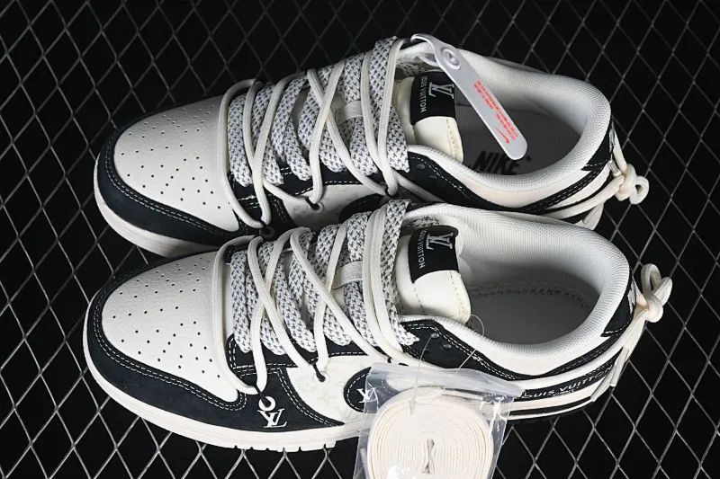 All categories Nk SB Dunk Series Nk SB Dunk Low High-end customized low-top sneakers Nike SB Dunk Low LV co-branded black graffiti drawstring Anniversary high-end customized low-top casual sneakers CX5050-Y32